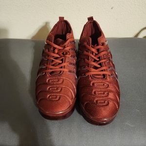 Women's athletic shoes sz 8.5